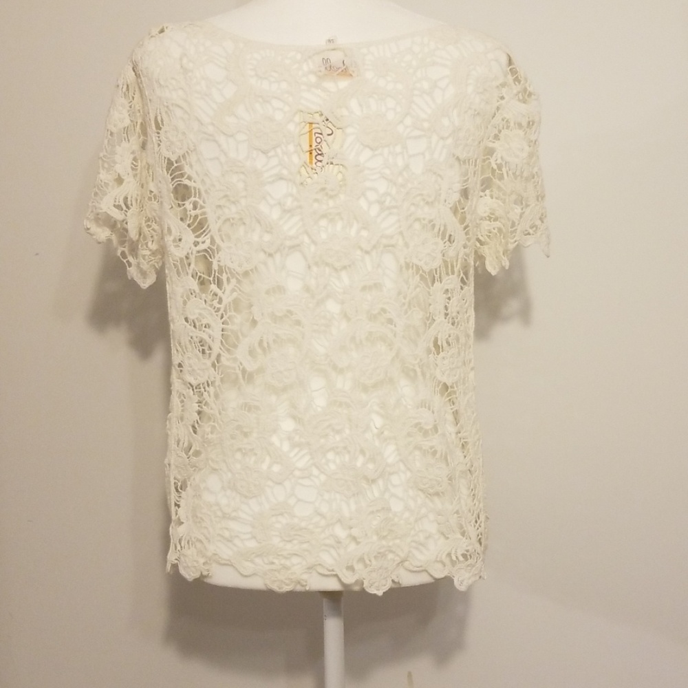 NOELLE white lace top - Picture 2 of 4